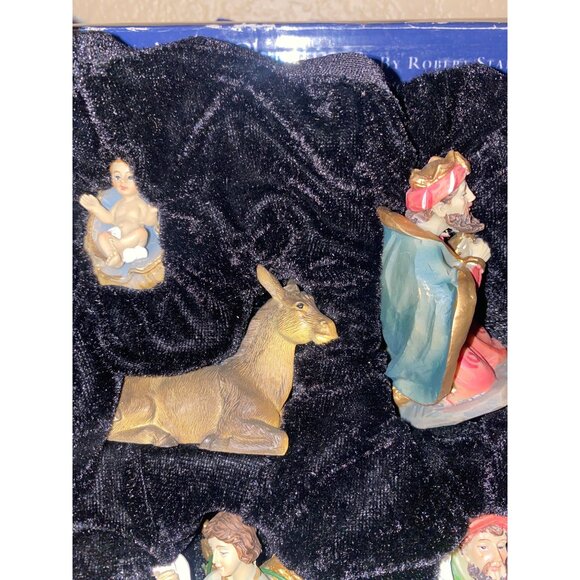 Robert Stanley “The Promise of Christmas” Nativity Set – 11-Piece 2016 in Box - Picture 4 of 12